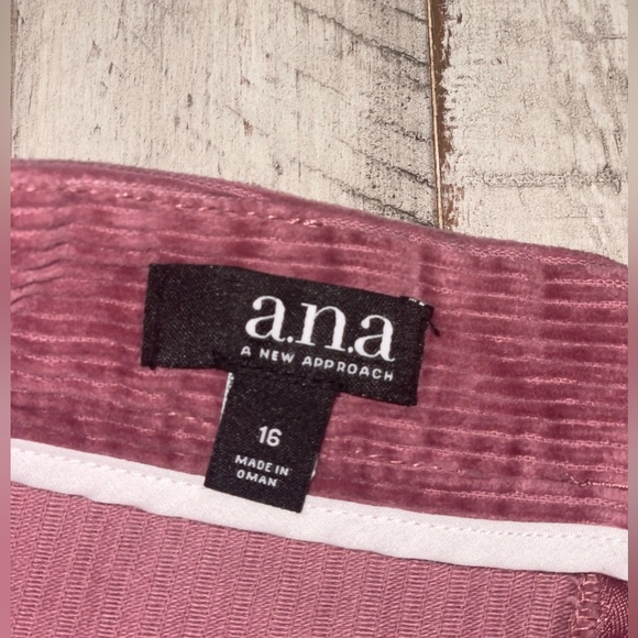 Pink Velvet Mini Skirt - Picture 3 of 3